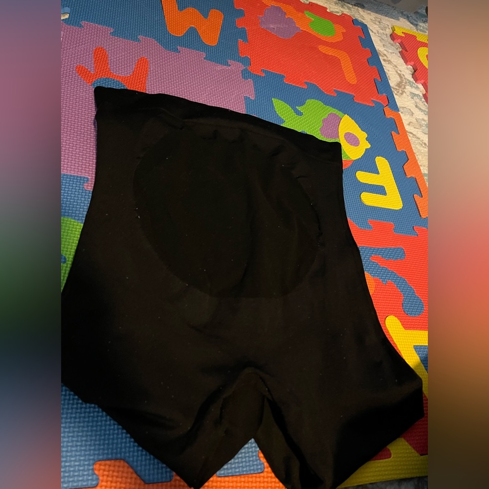 Black Maternity leggings. Size Large